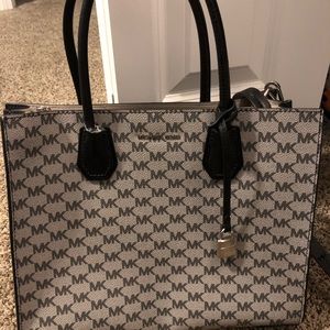 Authentic Michael Kors Mercer Extra-Large Tote